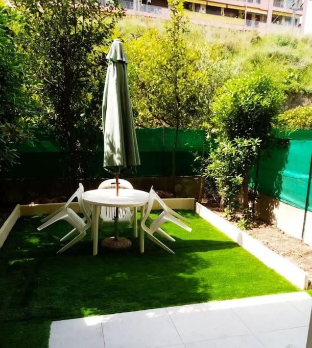 Menton, Appartement/Jardin, Proche Mer Et Centre Exterior foto